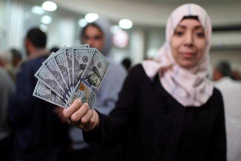 الأسواق تنتعش والأسعار ترتفع بعد صرف رواتب الموظفين في غزة
