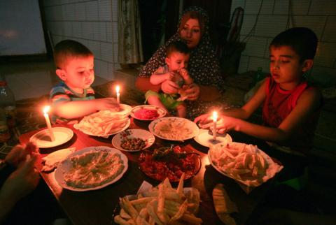 الإحصاء لمناسبة يوم المستهلك الفلسطيني: الطعام يشكل ثلث إنفاق المستهلك