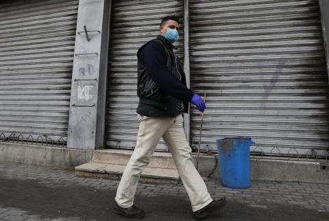انطلاق صفارات بالأردن إيذانا ببدء حظر تجول لاحتواء فيروس كورونا