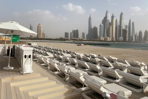 دبي تتأهب لضربة مالية إذ يعصف كورونا بقطاع السياحة