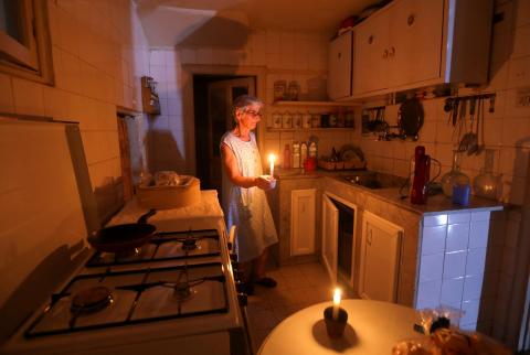 صراع الكهرباء في لبنان .. كواليس فشل الدولة في إضاءة الأنوار