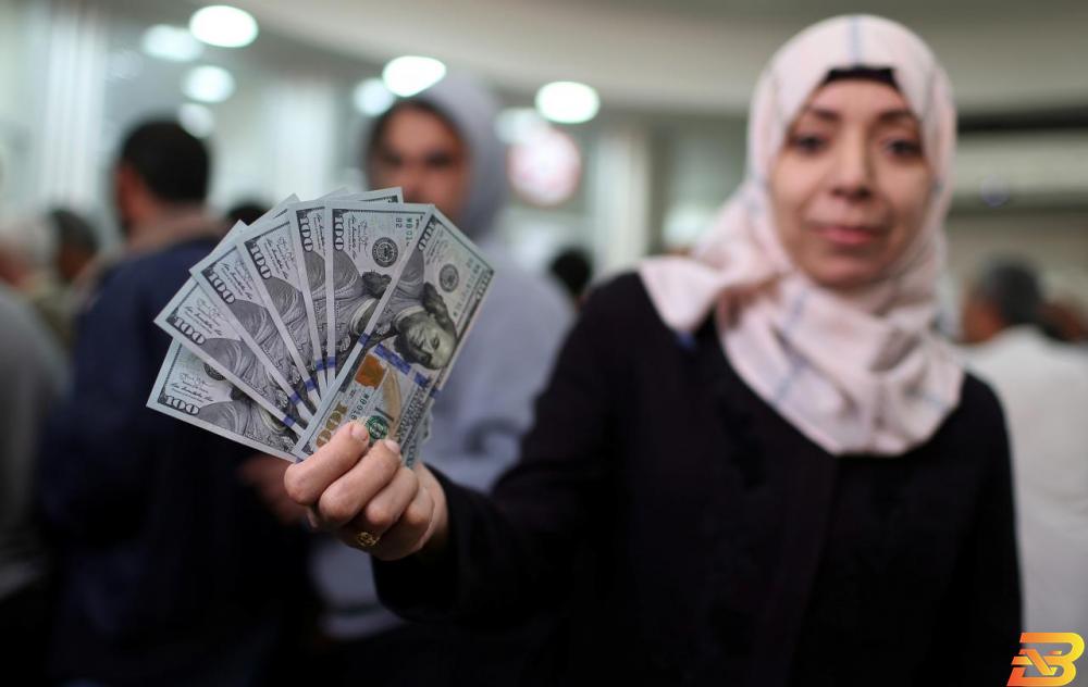 الأسواق تنتعش والأسعار ترتفع بعد صرف رواتب الموظفين في غزة