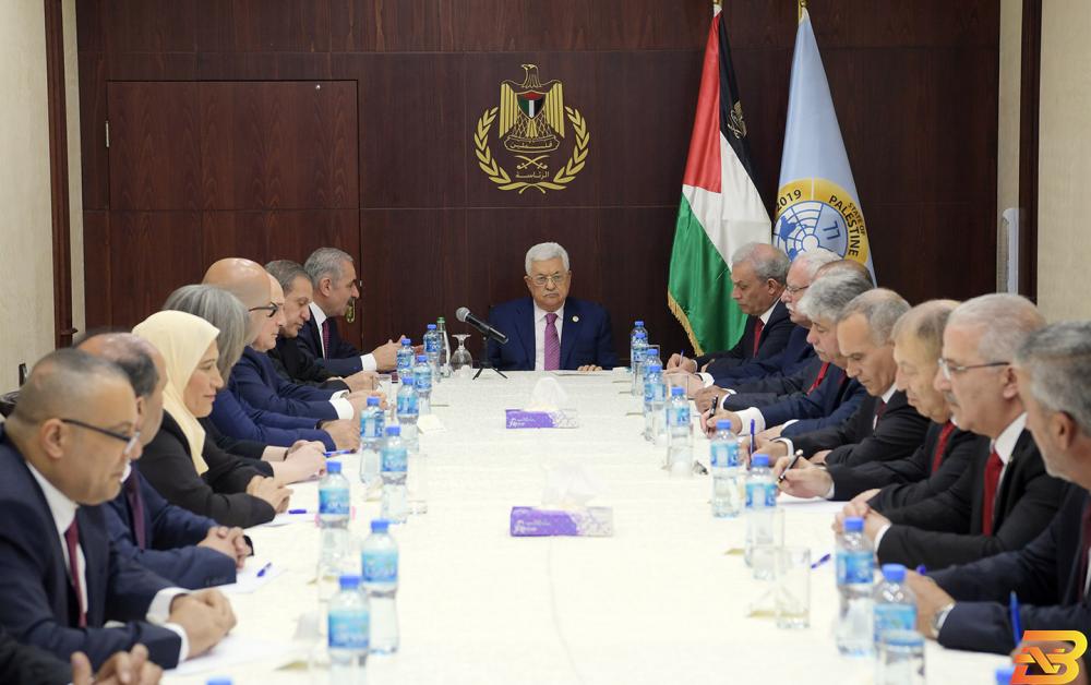 الرئيس عباس يدعو الحكومة الجديدة إلى تقديم تسهيلات للقطاع الخاص