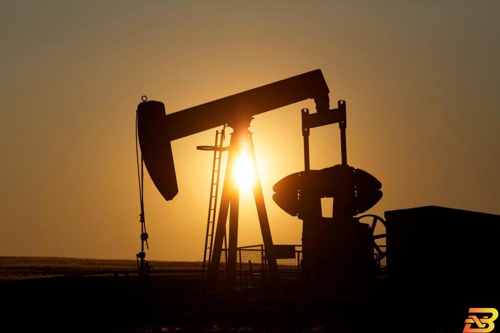 تصاعد توترات الشرق الأوسط يرفع النفط وتوقعات ضعف الطلب تكبح المكاسب