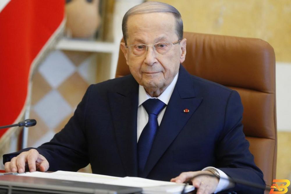 الرئيس اللبناني يتعهد بمحاسبة المسؤولين عن الأزمة المالية