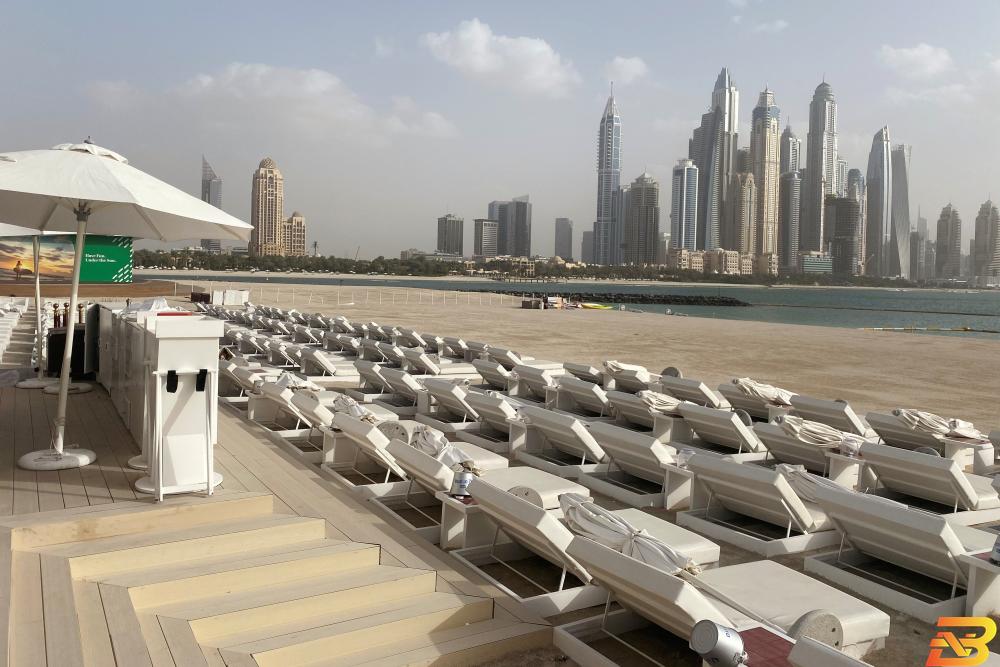 دبي تتأهب لضربة مالية إذ يعصف كورونا بقطاع السياحة