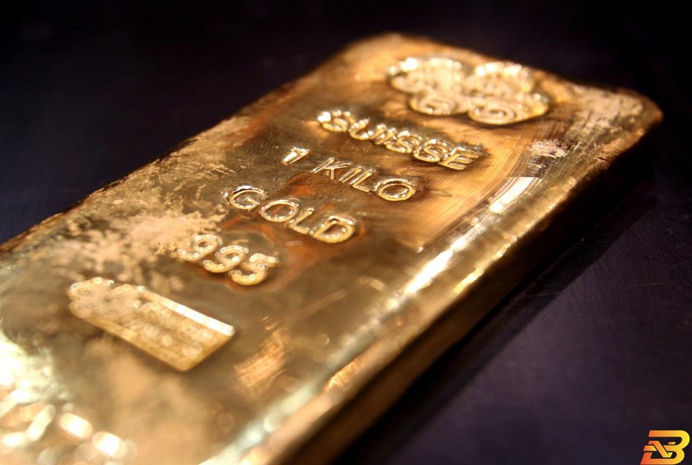 الذهب يقلص مكاسبه بعد صعود قياسي مع توقف تراجع الدولار