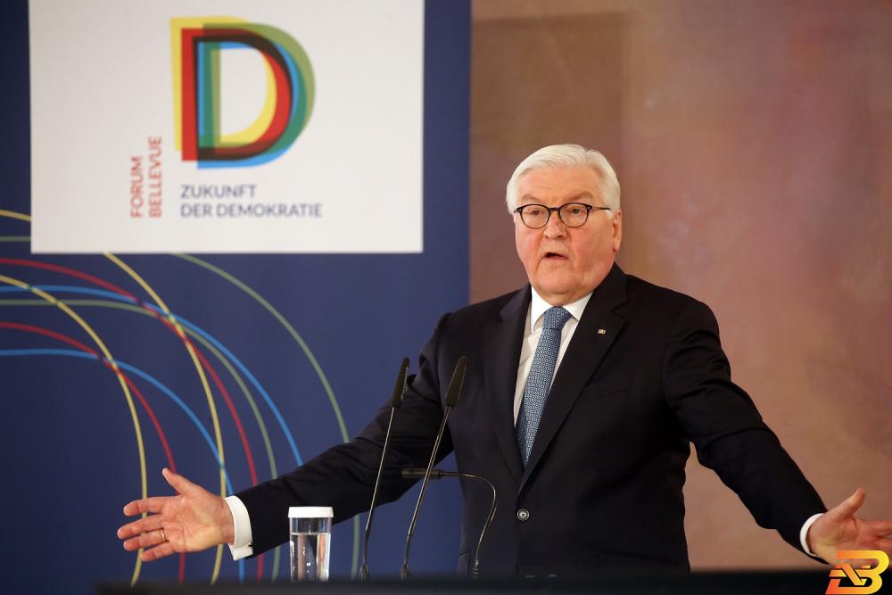 الرئيس الألماني يدعو إلى وضع قواعد لمنصات الإنترنت