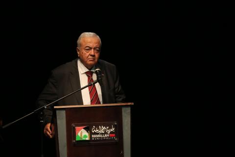 وزير العمل يلقي كلمته خلال المهرجان-تصوير حمزة شلش وزير العمل: مؤسسة الضمان الاجتماعي تنطلق مطلع الشهر المقبل