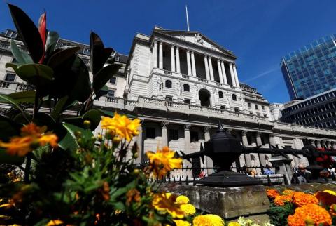بنك إنجلترا يرفع سعر الفائدة ويلمح لوتيرة أبطأ مستقبلا