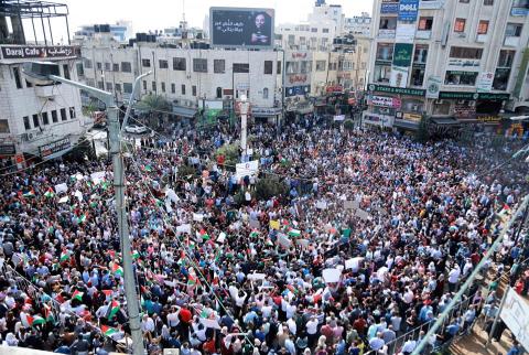 جانب من الاعتصام السابق الذي نفذه الحراك في رام الله ’الحراك لقانون ضمان إجتماعي عادل’ يناشد الرئيس، ويدعو للنفير يوم الاثنين
