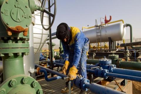 الجزائر توقع عقد تنقيب عن النفط بالمتوسط