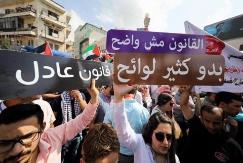 جانب من التظاهرات المطالبة بتعديل القانون-تصوير وكالات قانون الضمان الاجتماعي يحتضر!