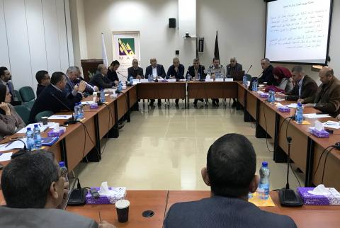 جانب من الجلسة توصية بسن قوانين رادعة للحد من ظاهرة التهريب الجمركي