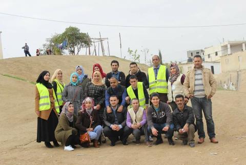 عدد من متطوعي جمعية حياة للعمل التنموي والتطوعي-أرشيفية ’حياة’ تنفذ حملة ’الدفا عفا’ بدعم من بنك القدس