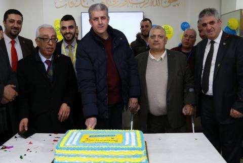 جانب من تسليم الجائزة ’الإسلامي الفلسطيني’ يحتفل بالفائز 12 في حملة ’توفير كريم’