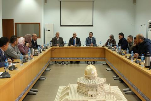 جانب من الاجتماع وزارة الاقتصاد تبحث إجراءات ضبط وتنظيم السوق الداخلية