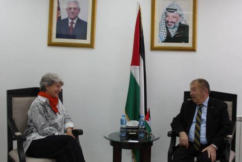 جانب من الاجتماع وزير الاقتصاد والوكالة الفرنسية يبحثان سبل دعم الصناعة الفلسطينية
