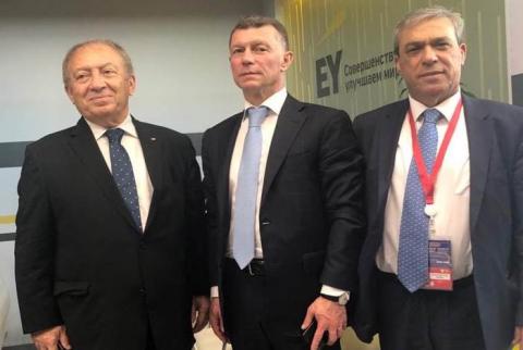 العسيلي يلتقي وزير العمل الروسي ورئيس الغرفة التجارية الروسية