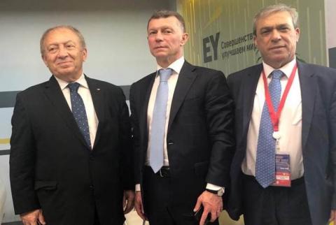 جانب من لقاء وزير العمل الروسي العسيلي يلتقي وزير العمل الروسي ورئيس الغرفة التجارية الروسية