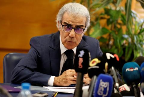 عبد اللطيف الجواهري محافظ بنك المغرب المركزي خلال مؤتمر صحفي في الرباط يوم 19 يونيو حزيران 2019. تصوير: يوسف بودلال - رويترز. بنك المغرب: أداء الاقتصاد غير كاف لتلبية المطالب الاجتماعية