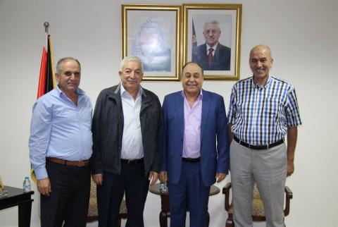 جانب من اللقاء تحذيرات من نقص القدرة الكهربائية في نابلس هذا الشتاء