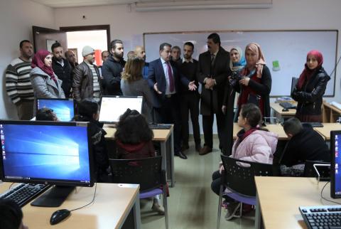 جانب من افتتاح المخيم التربية والاتصالات تطلقان مخيماً للروبوتكس والذكاء الاصطناعي