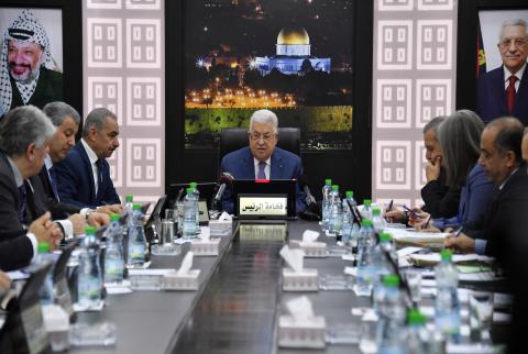 جانب من جلسة مجلس الوزراء الفلسطيني في رام الله الحكومة تقرر منع إدخال حزمة منتجات إسرائيلية الى الأسواق الفلسطينية