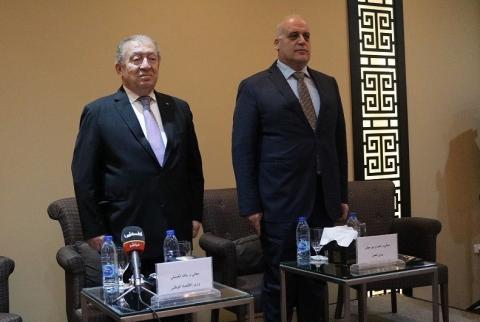 جانب من حلقة النقاش وزيرا العمل والاقتصاد يبحثان الاستراتيجية الوطنية للتشغيل