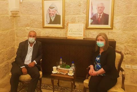 جانب من اللقاء معايعة تؤكد ضرورة تكثيف العمل لاستقطاب المشاريع السياحية