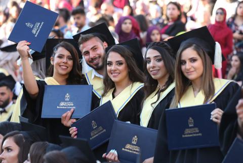 صورة توضيحية-تخريج جامعة بيت لحم-أرشيف في يومهم العالمي-البطالة تعصف بالشباب الفلسطيني