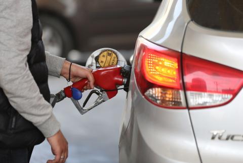 ارتفاع طفيف مرتقب على أسعار البنزين والسولار