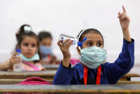 الأردن يغلق المدارس في إطار قيود جديدة بعد قفزة في إصابات كورونا