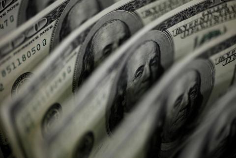 الدولار يرتفع بعد مناظرة ترامب-بايدن