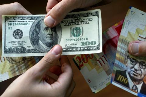خبير اقتصادي: ضعف الدولار أمام الشيقل لن يطول