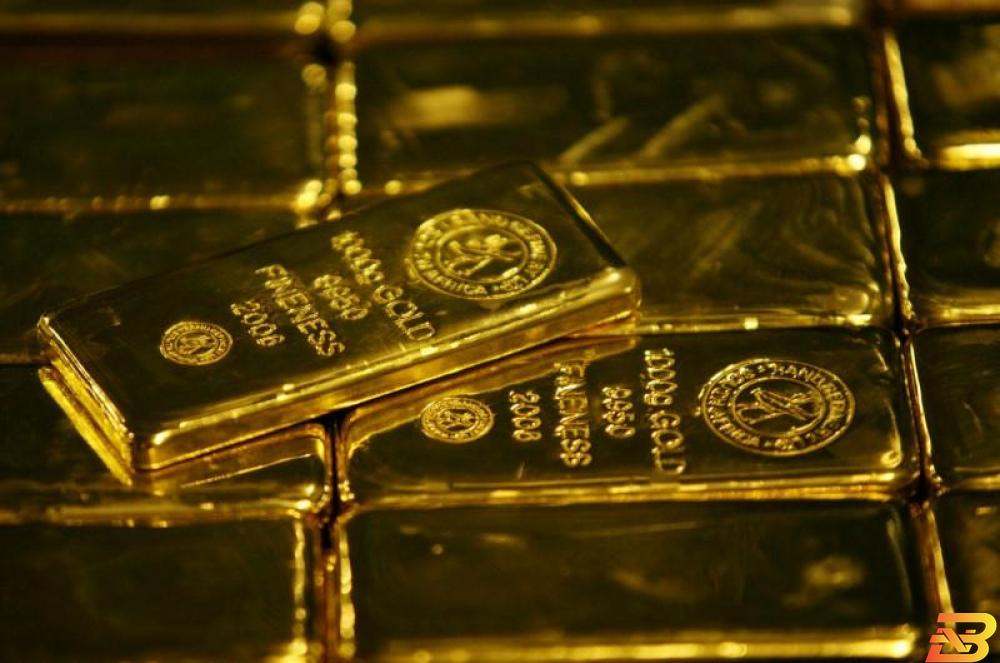 الذهب يرتفع مع انخفاض الدولار لكن توقعات رفع الفائدة كبحت المكاسب