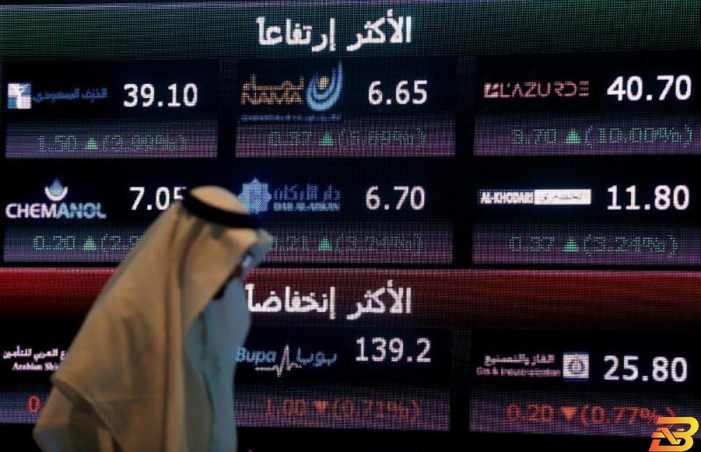 شاشة تعرض عمل سوق الأسهم في البورصة السعودية. صورة من أرشيف رويترز. أداء ضعيف لبورصات الخليج مع ترقب المستثمرين نتائج أعمال