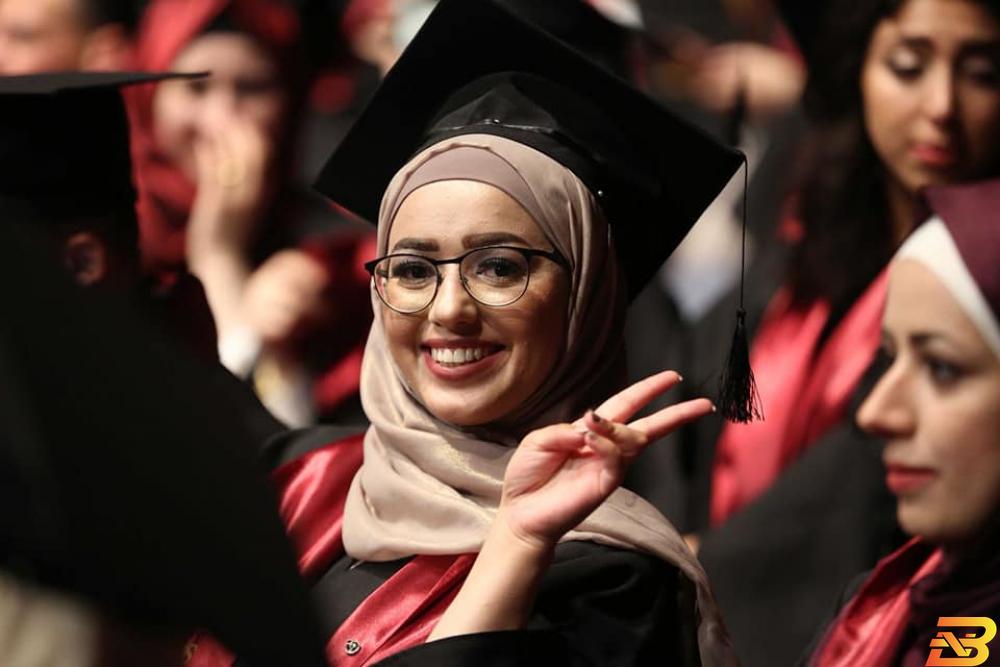 جانب من حفل التخريج بنك الإسكان يرعى احتفال اليوبيل الفضي لتأسيس كلية الطب في جامعة أبو ديس