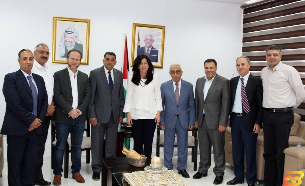 جانب من الاجتماع لجنة الانتخابات المركزية للغرف التجارية الصناعية تعقد اجتماعها الأول