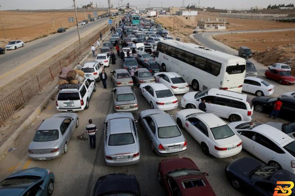 الرسوم الجمركية والمنافسة تحبطان المصدرين اللبنانيين بعد فتح معبر نصيب