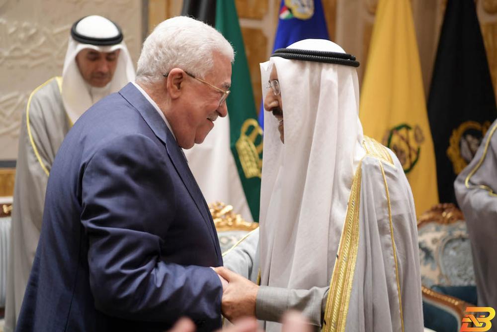 الرئيس محمود عباس، اثناء لقاء أمير الكويت صباح الاحمد جابر الصباح الأسبوع الماضي-تصوير ثائر غنايم الكويت تدعم الميزانية الفلسطينية بـ50 مليون دولار