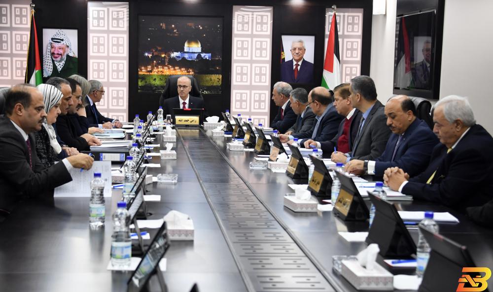 جانب من جلسة الحكومة الأسبوعية في رام الله الحكومة: قانون الضمان تعرض لحملة تشويه، والحوار بشأنه سيستمر
