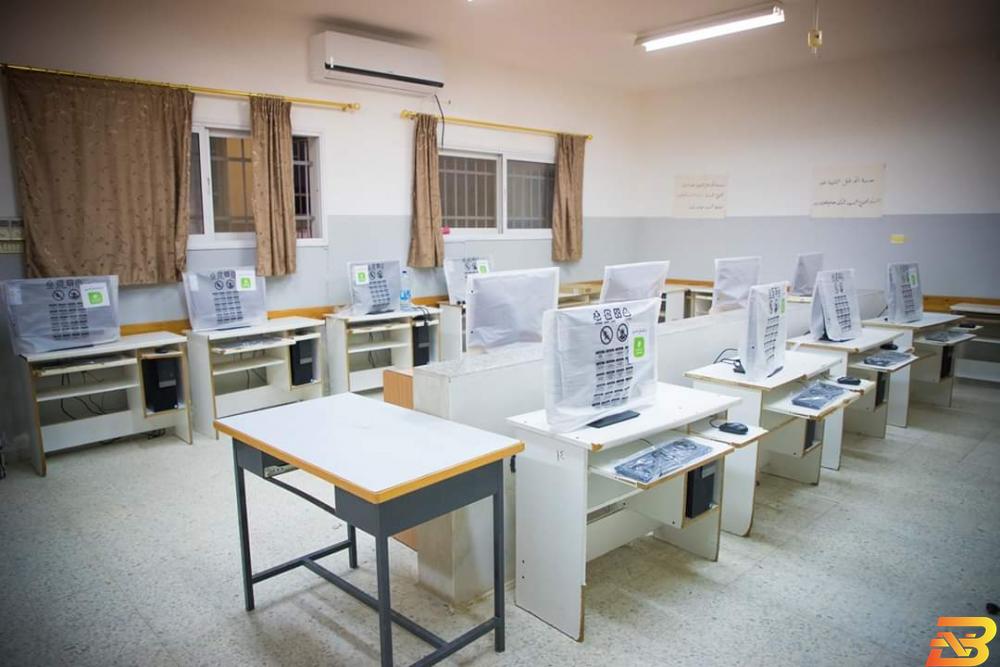 بنك القدس يدعم تجهيز مختبر حاسوب لمدرسة ذكور عتيل الثانوية