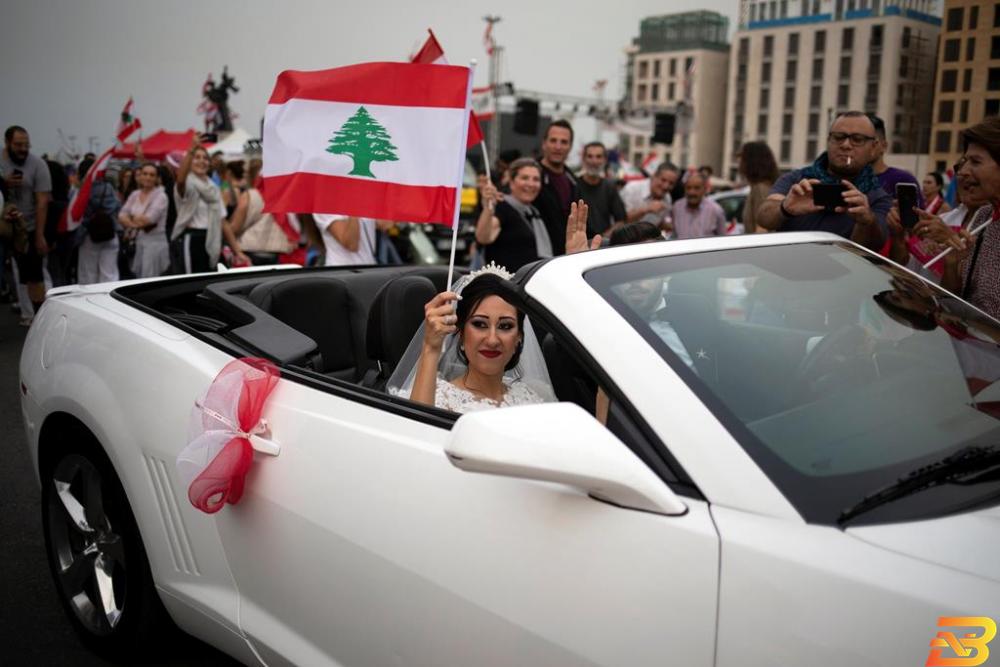 المحتجون في لبنان يعودون للشوارع مساء السبت