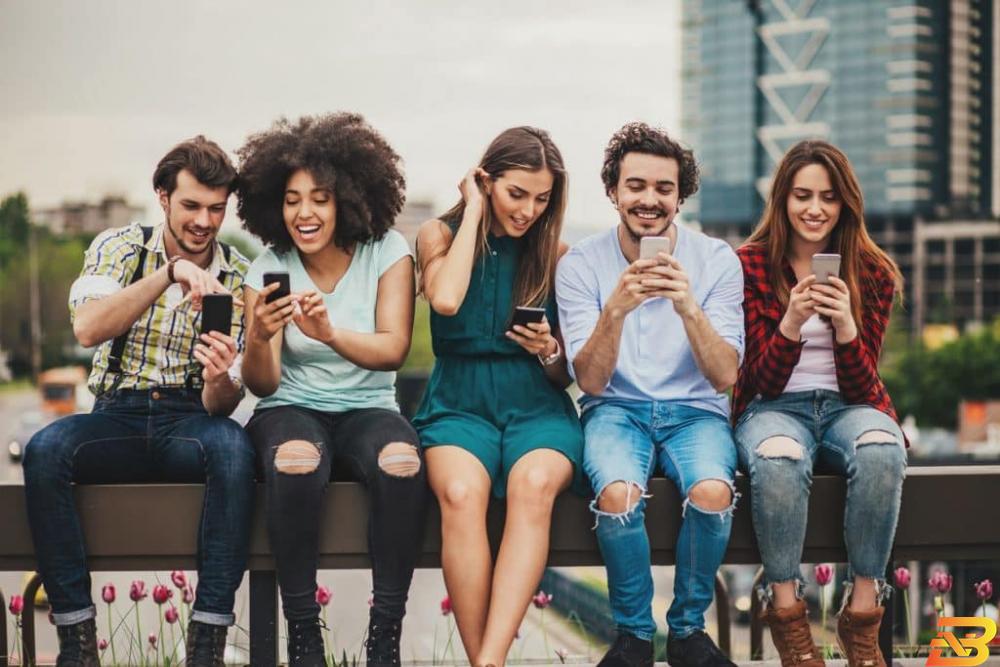 دراسة: استخدام المراهقين لوسائل التواصل الاجتماعي مرتبط باضطرابات الأكل