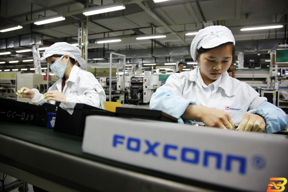 فيروس كورونا سيؤثر على إنتاج آيفون إذا مددت الصين إغلاق مصنع فوكسكون