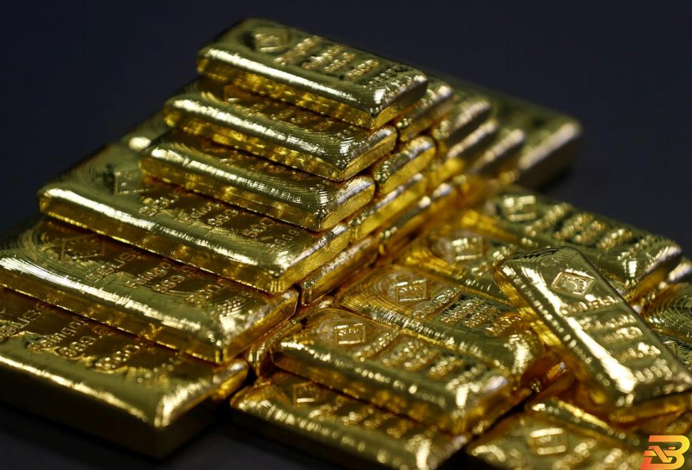 الذهب يربح مع هبوط الدولار بفعل آمال تحفيز عقب فوز بايدن