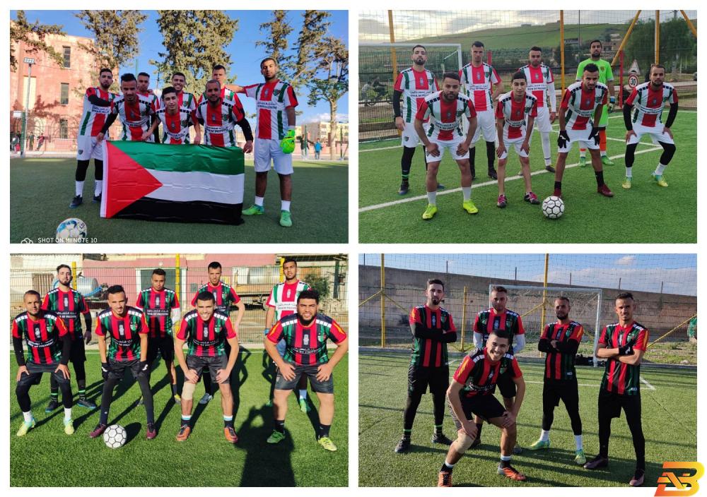 فريق جزائري يزهو بقميص نادي ’بالستينو’ التشيلي وشعار بنك فلسطين