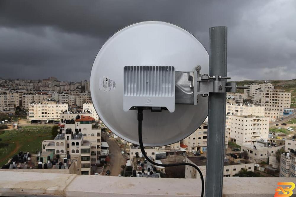 ضبط برج تقوية لشركة اتصالات إسرائيلية داخل خزان مياه في رام الله 