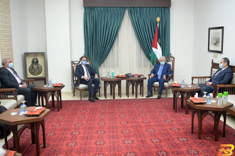 الرئيس يستقبل رئيس مجلس إدارة مجموعة بنك فلسطين هاشم الشوا
